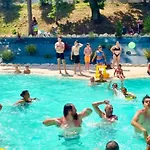 Mobil-home Confortable Avec Terrasse Pour 4 Personnes - Api-1-52-831 Camping Gondrin