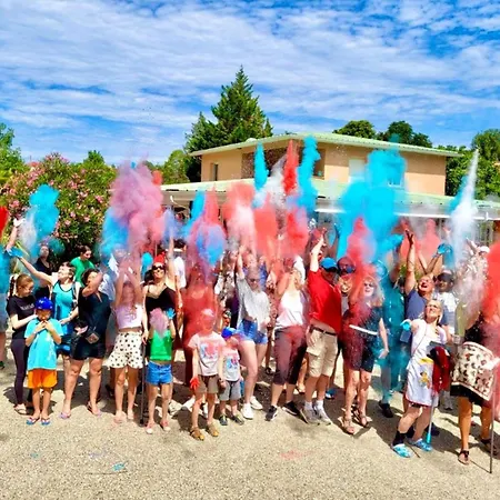 Mobil-home Confortable Avec Terrasse Pour 4 Personnes - Api-1-52-831 *