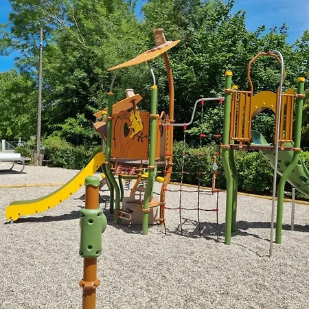 Mobil-home Confortable Avec Terrasse Pour 4 Personnes - Api-1-52-831 キャンプ場 Gondrin