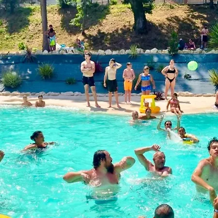 Mobil-home Confortable Avec Terrasse Pour 4 Personnes - Api-1-52-831 مكان تخييم Gondrin