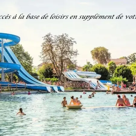 Mobil-home Confortable Avec Terrasse Pour 4 Personnes - Api-1-52-831 *