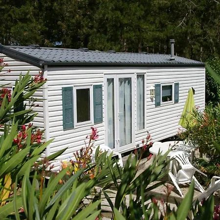 Mobil-home Confortable Avec Terrasse Pour 4 Personnes - Api-1-52-831 مكان تخييم