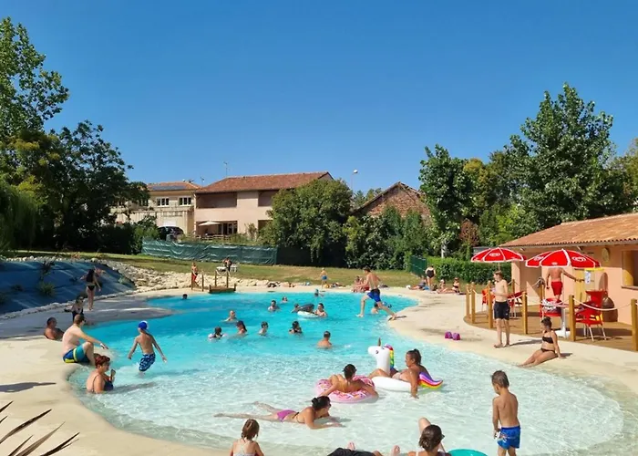 キャンプ場 Mobil-home Confortable Avec Terrasse Pour 4 Personnes - Api-1-52-831 Gondrin