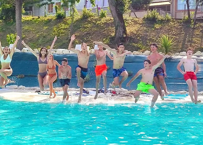 キャンプ場 Mobil-home Confortable Avec Terrasse Pour 4 Personnes - Api-1-52-831 *