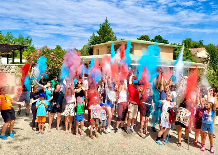 Mobil-home Confortable Avec Terrasse Pour 4 Personnes - Api-1-52-831 *