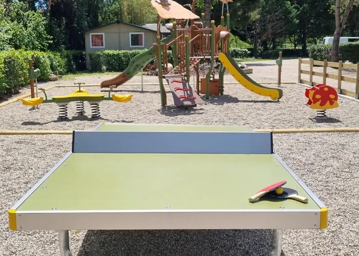 Mobil-home Confortable Avec Terrasse Pour 4 Personnes - Api-1-52-831 * Gondrin