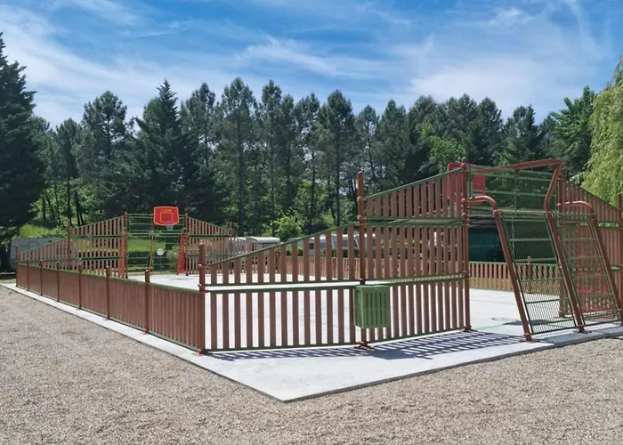 キャンプ場 Mobil-home Confortable Avec Terrasse Pour 4 Personnes - Api-1-52-831