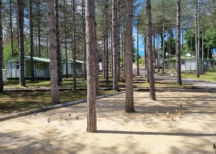 Mobil-home Confortable Avec Terrasse Pour 4 Personnes - Api-1-52-831 مكان تخييم *