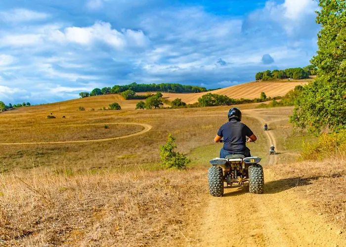 مكان تخييم Mobil-home Confortable Avec Terrasse Pour 4 Personnes - Api-1-52-831 *